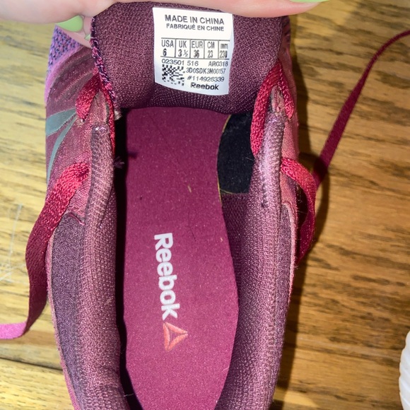 Reebok sneakers, only worn a handful of times. Still lots of life left - Picture 3 of 5